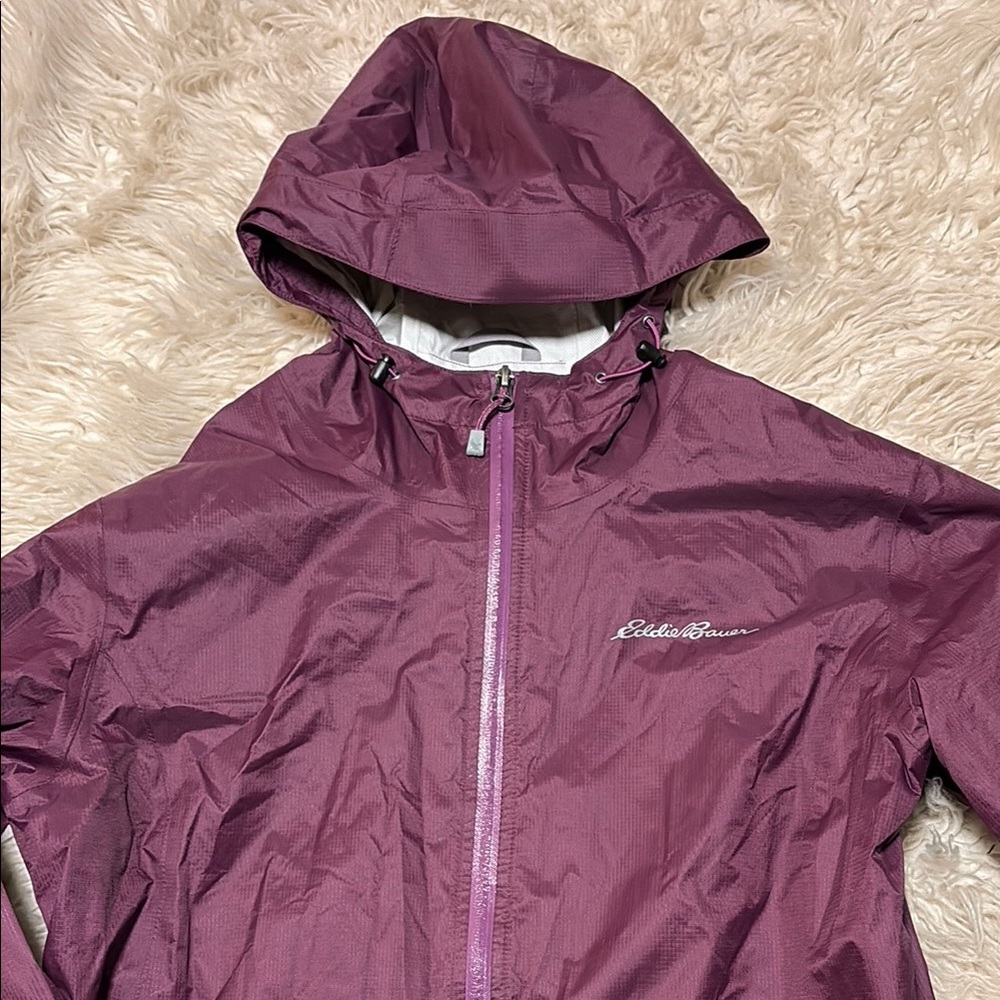 Lightweight Rainjacket - image 2